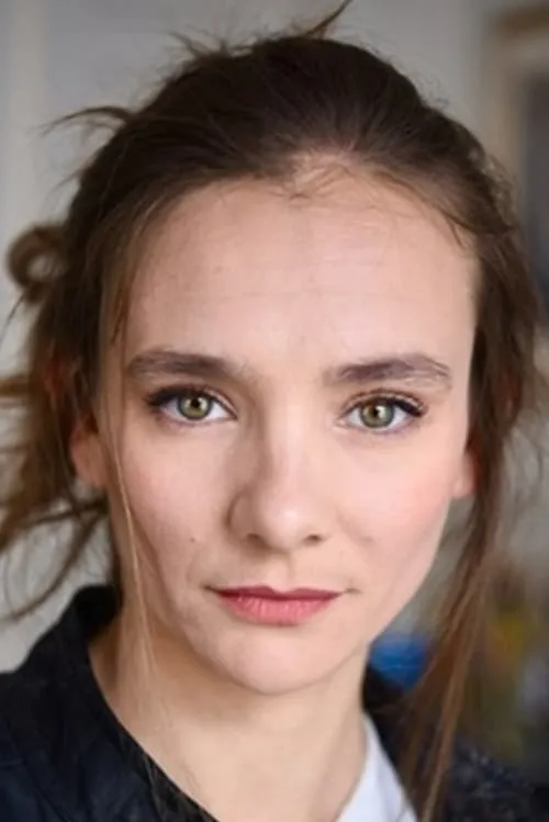 Cassandre Vittu de Kerraoul — personaje: Pauline Kernel