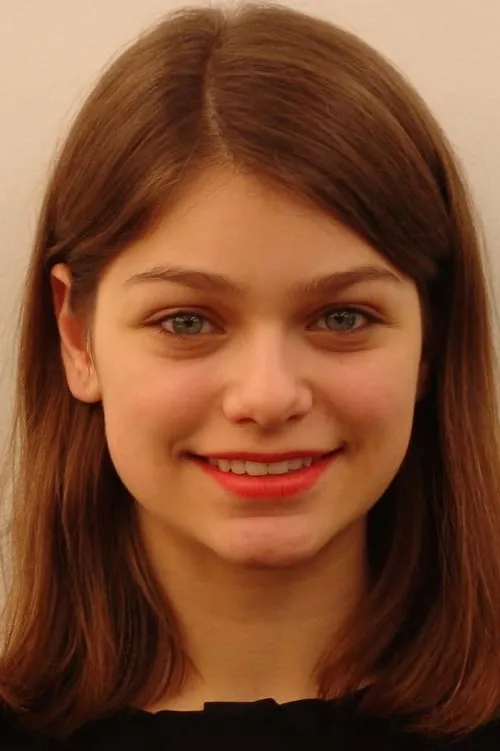 Callum Vinson ha trabajado con Catharine Daddario en 1 ocasiones