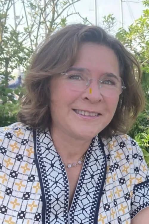 Catherine Bernstein interpretando a Self - Interviewer (voice) (archive footage)