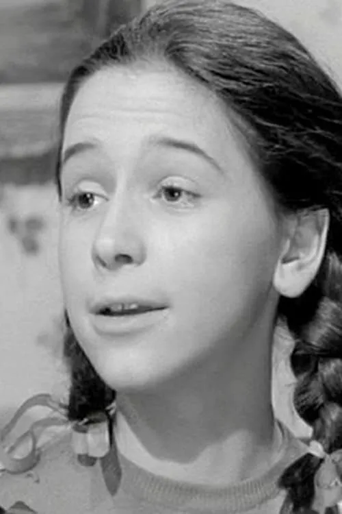 Catherine Demongeot interpretando a Magazine Girl (uncredited)