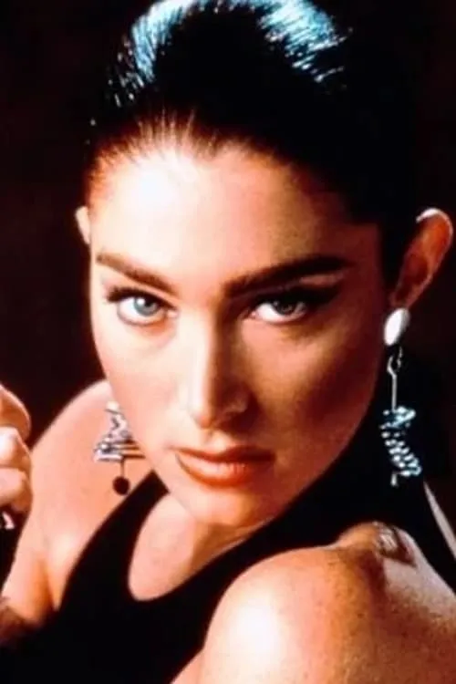 Catya Sassoon interpretando a Tori