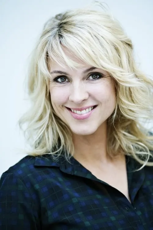 Cecilie Frøkjær — personaje: Self - Host