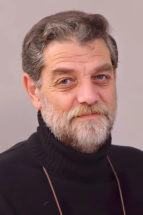 Çelik Bilge interpretando a 