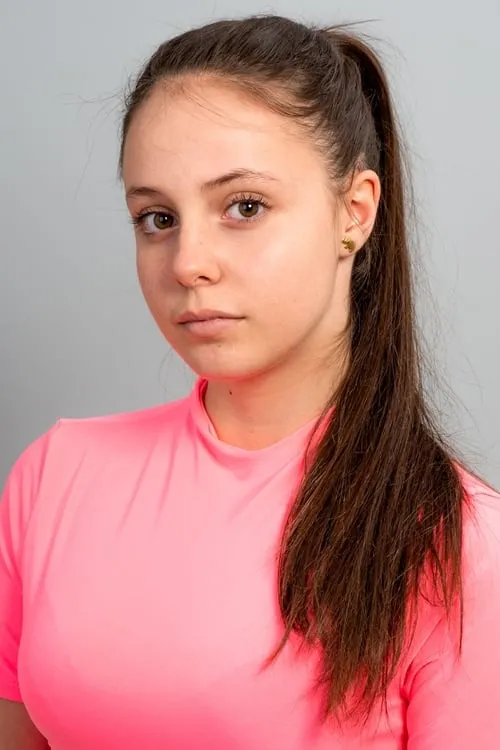 Julia Bullock ha trabajado con Celine Peña en 1 ocasiones