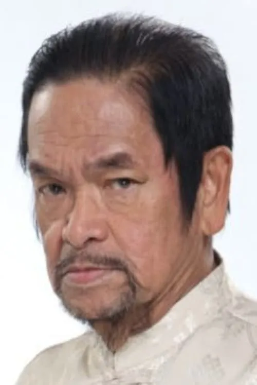 Celso Ad. Castillo interpretando a Mayor Danilo Suarez