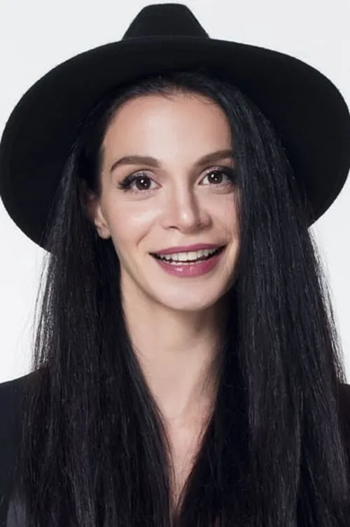 Cemre Kemer — personaje: Cemre