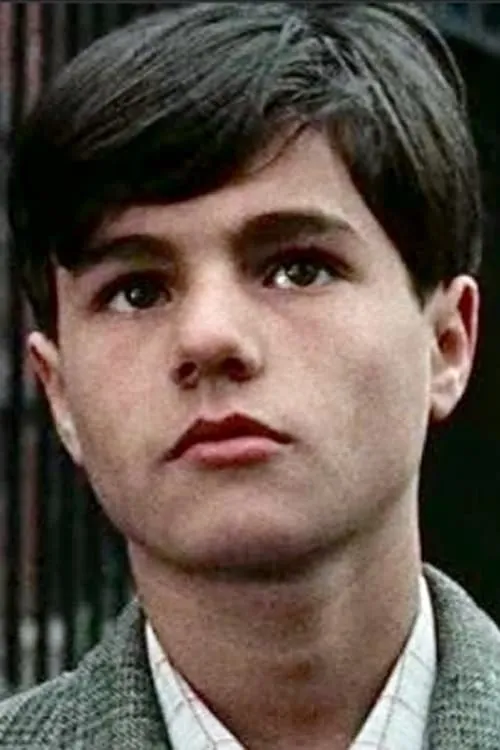 César Chauveau interpretando a Paul (Teenager)