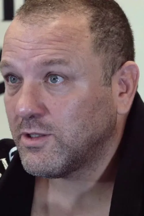 Cesar Gracie interpretando a Self