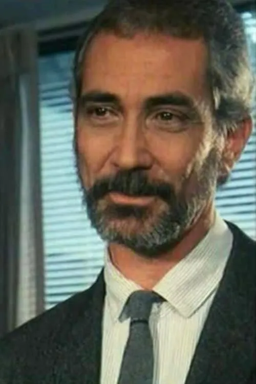 Lawrence Steven Meyers ha trabajado con César Olmos en 1 ocasiones