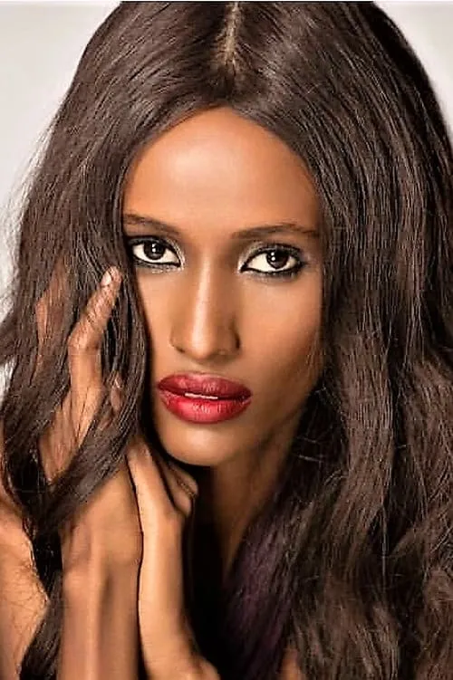 Chanel Ayan — personaje: Self