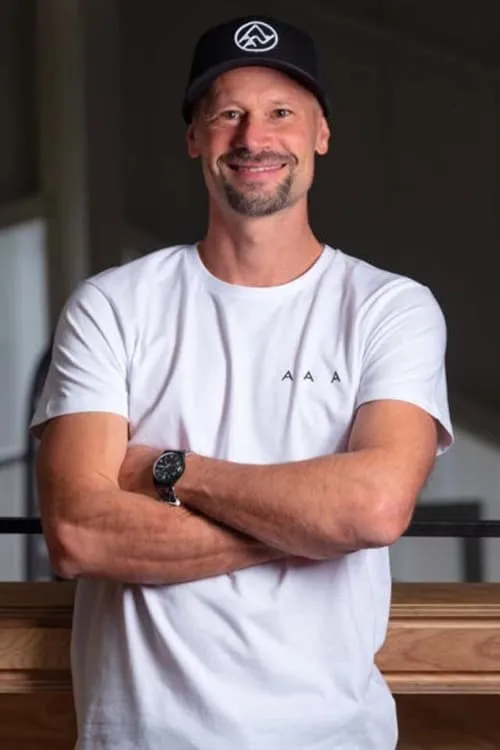 Mike Barker ha trabajado con Chany Jeanguenin en 2 ocasiones