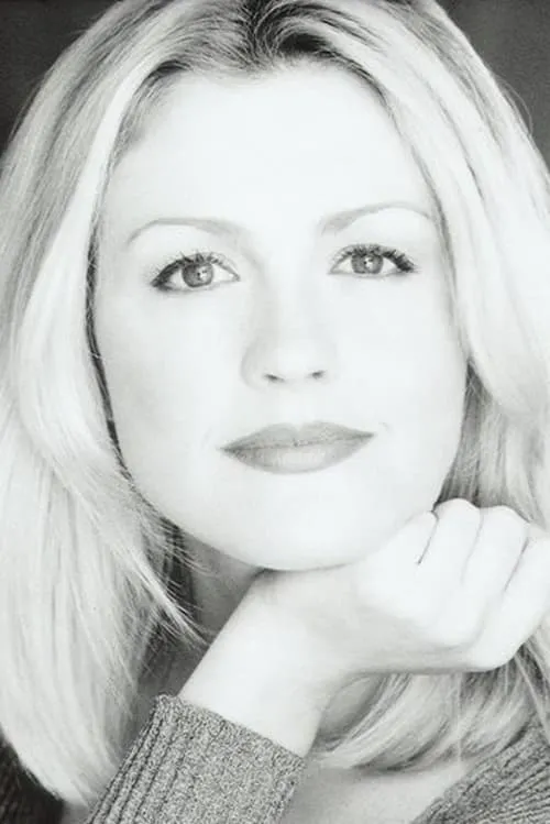 Charlene Blaine interpretando a Caroline