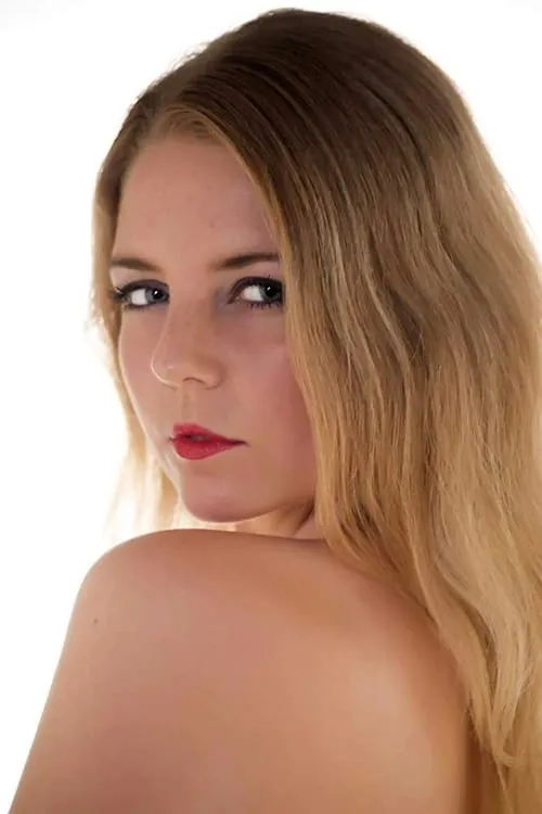 Charlene Durrant interpretando a Hippy Boat Chick