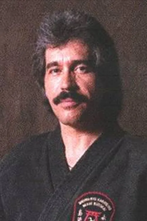 Thompson Kao Kang ha trabajado con Charles Bonet en 2 ocasiones