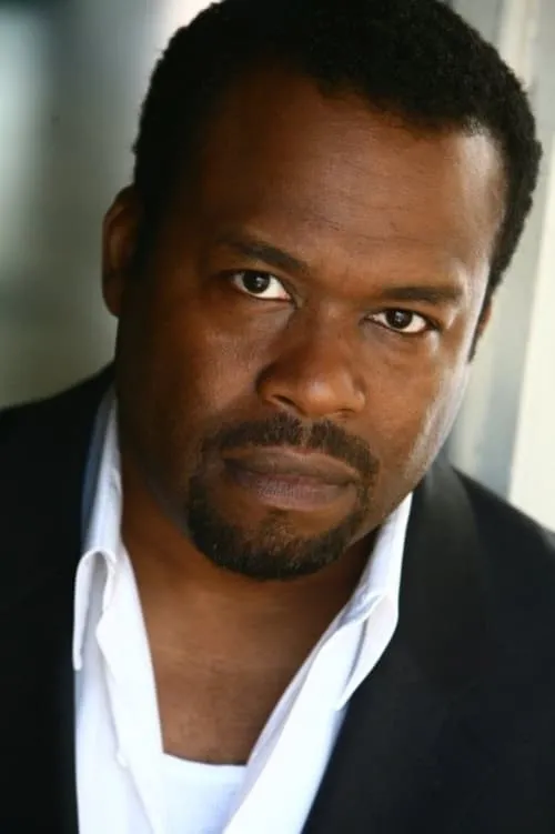 Charles Emmett interpretando a Security Guard