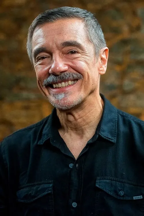 Chico Science ha trabajado con Charles Gavin en 1 ocasiones