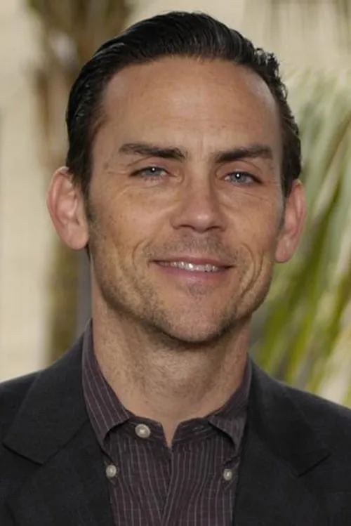 J.J. Straub ha trabajado con Charles Pinion en 1 ocasiones