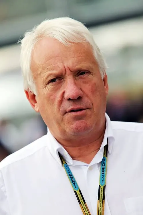 Charlie Whiting interpretando a Self