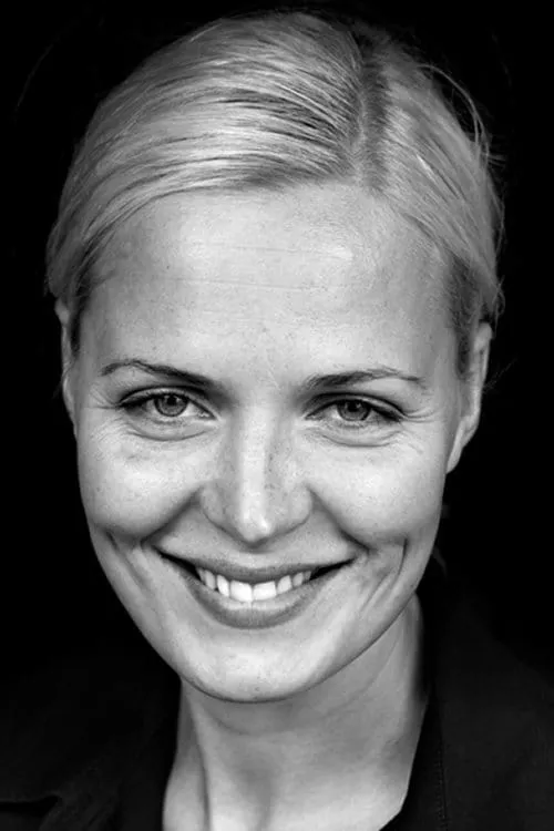 Charlotte Grundt interpretando a Eksen til Magnus