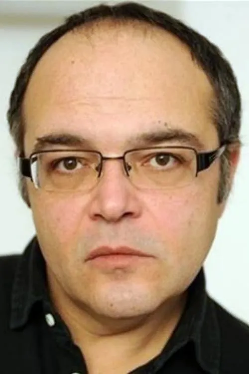 Charly Chemouny interpretando a Olivier Lassale