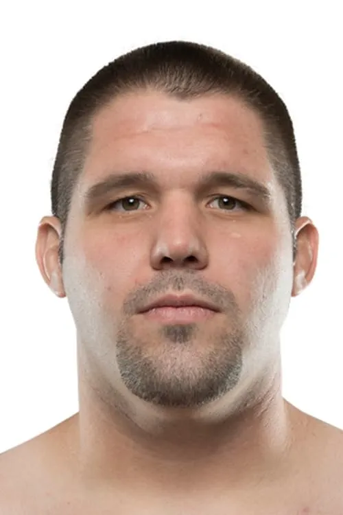 Chase Gormley interpretando a Chase Gormley