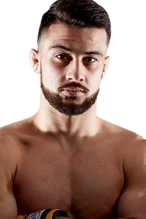 Roberto Hernandez ha trabajado con Chasen Blair en 1 ocasiones