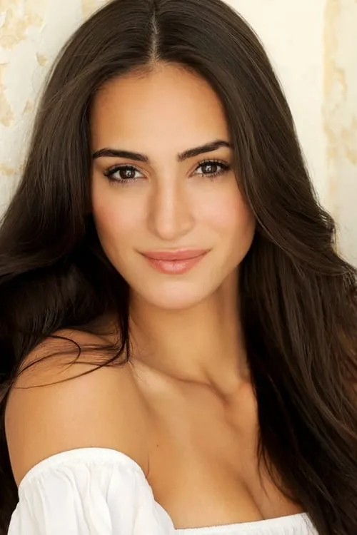 Cherie Jimenez interpretando a Rachel Martinez