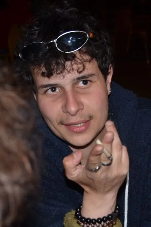 Justine Tristan Dartois ha trabajado con Chezil Mansouri en 2 ocasiones