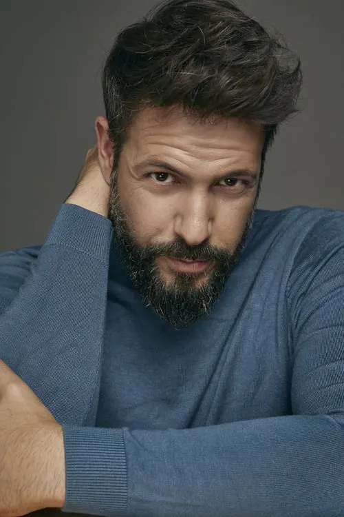 Chico García interpretando a 