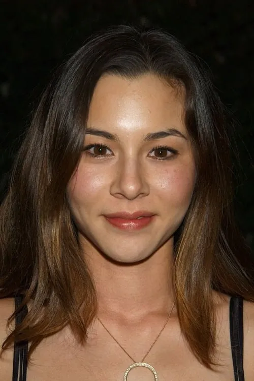 China Chow interpretando a Escort