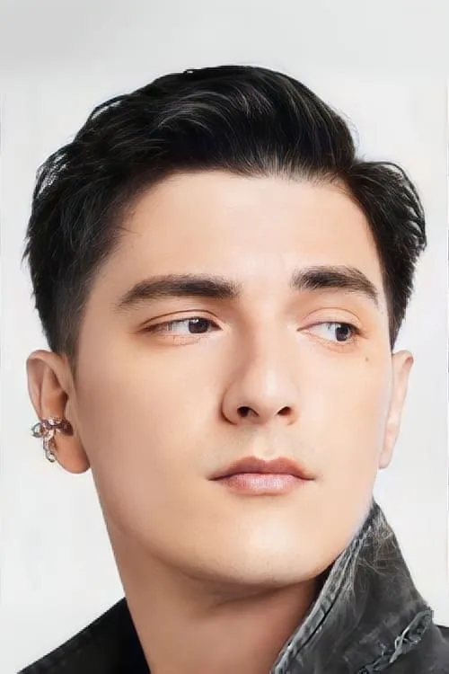 ชินวุฒ อินทรคูสิน interpretando a Nak Nont