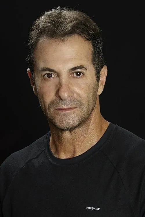 Chino Binamo interpretando a Dorian