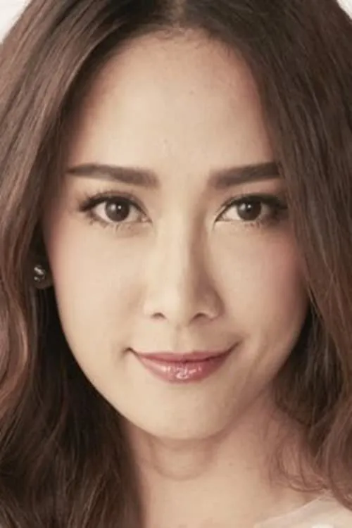 Matt Mullins ha trabajado con Chiranan Manochaem en 1 ocasiones