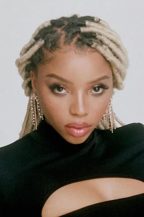 Chloe Bailey interpretando a Self