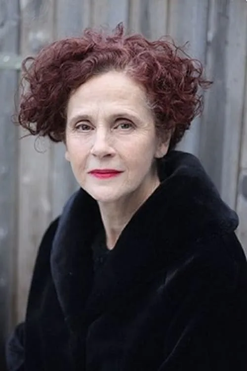 Chloe Salaman en su biografía y filmografía