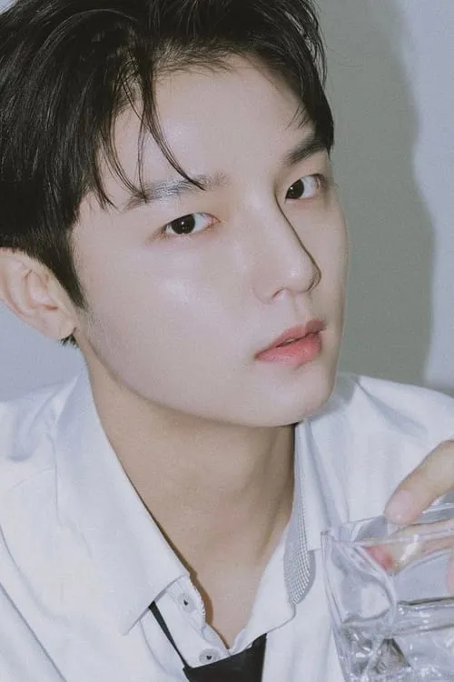 Choi Sung-min — personaje: Yum Chi-Joo