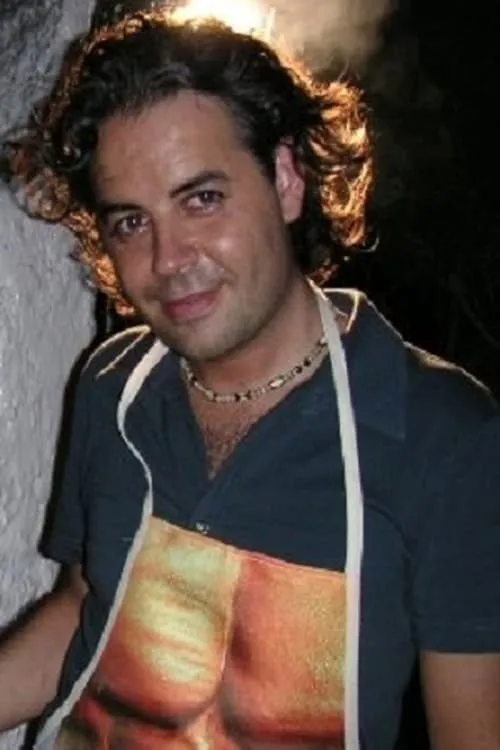 Cholo Moratalla interpretando a Manuel (voice, uncredited)