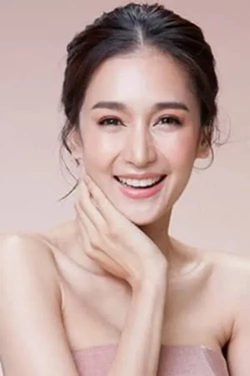 Thana Suttikamol ha trabajado con Chotika Wongwilas en 1 ocasiones