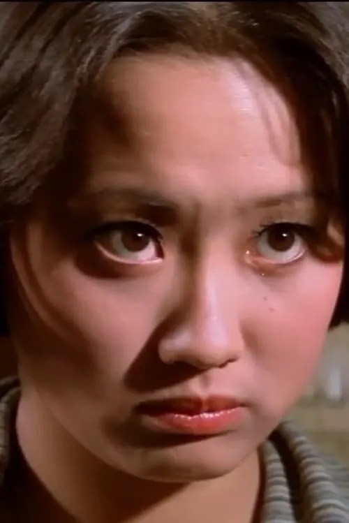 Chow Lai-Kuen interpretando a 'Cheeky girl'