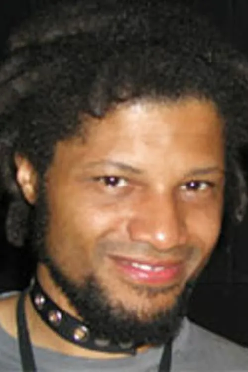 Reggie Hamilton ha trabajado con Chris Bruce en 1 ocasiones