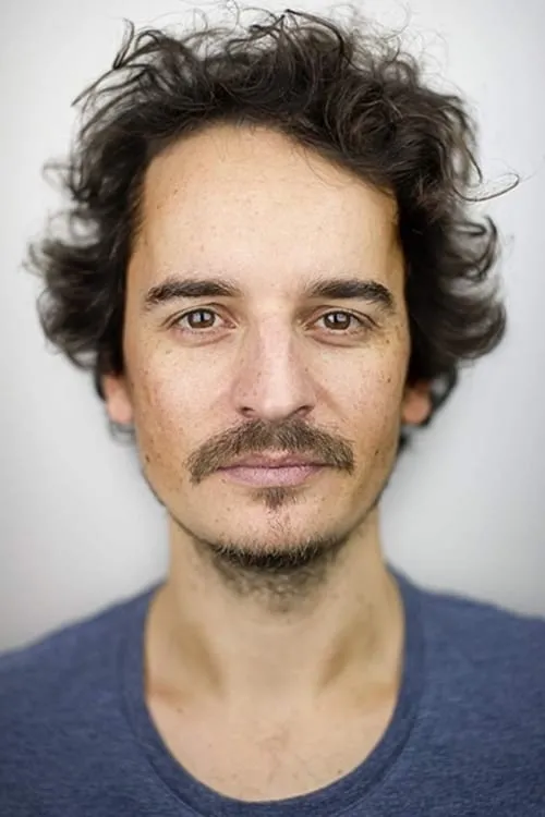 Dean Roberts ha trabajado con Chris Leaney en 1 ocasiones