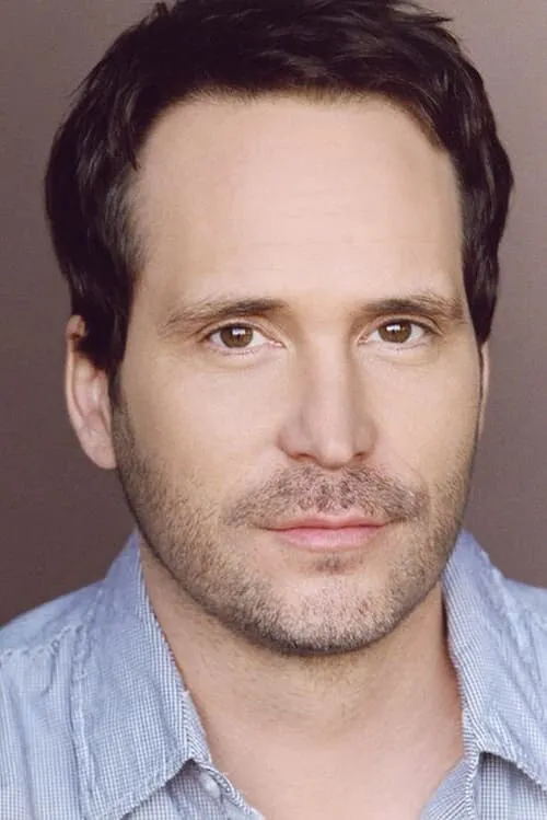 Chris Leavins — personaje: Atticus Murphy Jr.