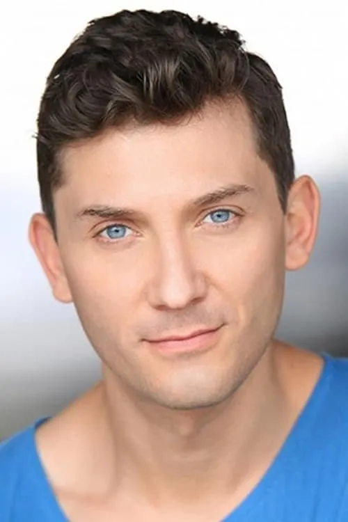 Chris Polick interpretando a Voice Of Receptionist/Additional Zombie Voices (voice)