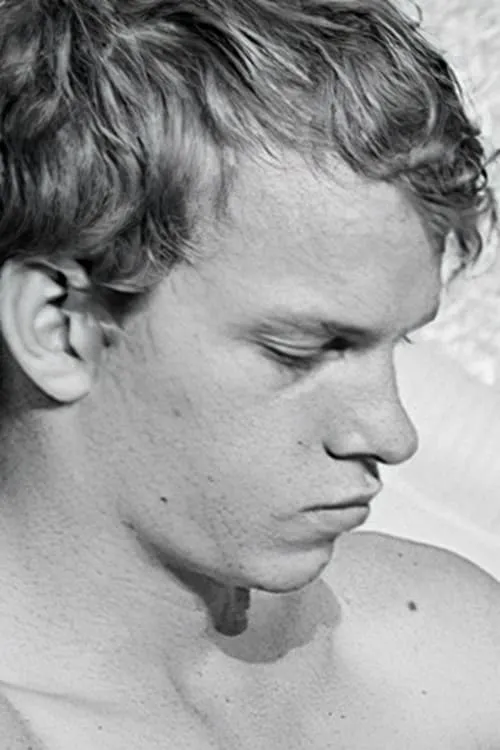 Chris interpretando a (segment