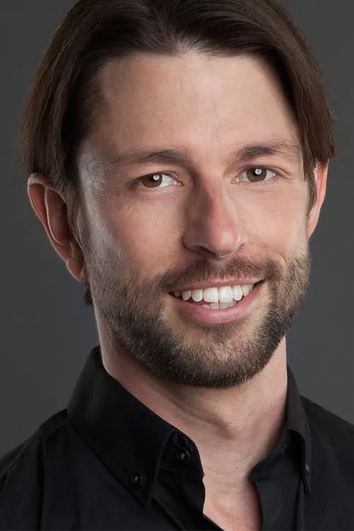 Julie Mckay ha trabajado con Christian Doran en 1 ocasiones