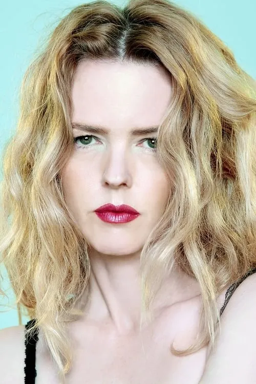 Christina Rosenvinge interpretando a Self