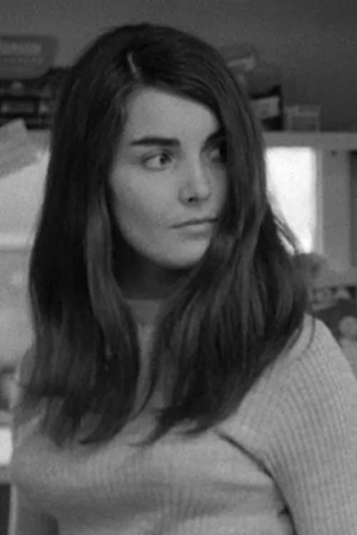 Christine Noonan interpretando a The Girl