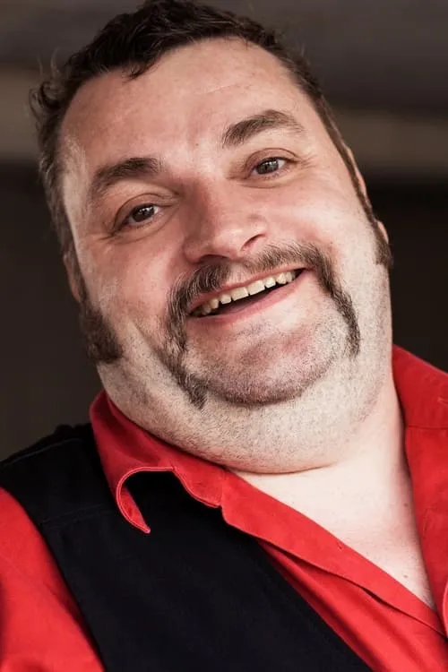 Christoph Hagen Dittmann interpretando a Sergio Tulli