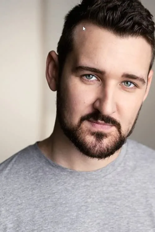 Christopher James Forrest interpretando a Billy MacMohan Jr.