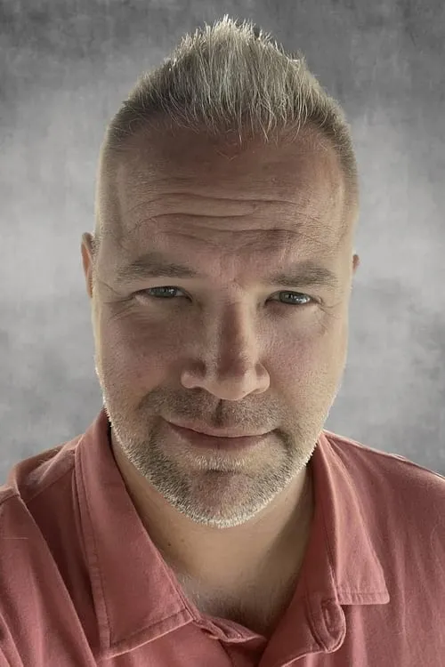 Hunter Redfern ha trabajado con Christopher Korek en 2 ocasiones